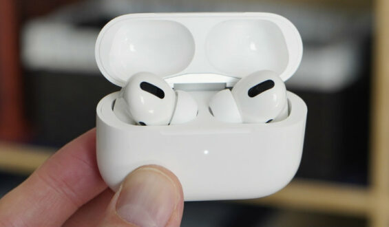 Apple изучает функции AirPods для измерения температуры и контроля осанки