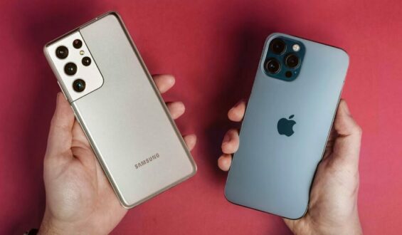 iPhone 12 или Samsung Galaxy S21 Ultra: какой флагманский телефон премиум-класса лучше всего покупать в Индии?