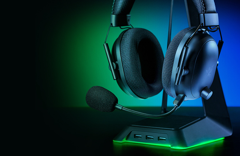 Razer BlackShark V2 Pro – киберспортивная игровая гарнитура.