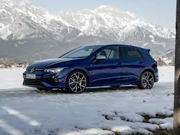 Новый Volkswagen Golf R стоит от 43 320 фунтов стерлингов